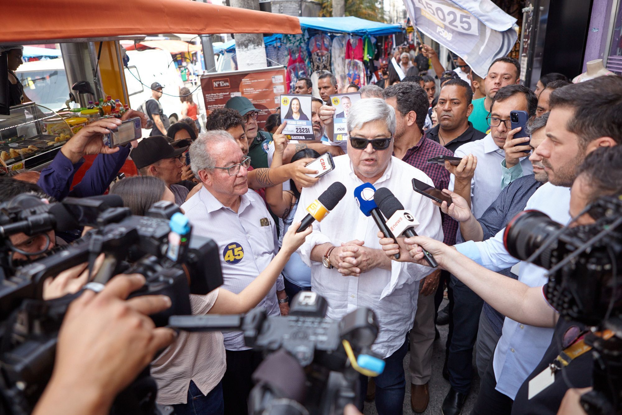 José Luiz Datena em campanha pela cidade de São Paulo • Divulgação