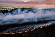 "Descuido" e "criminosos" podem ter causado incêndios no DF, aponta vice-governadora
