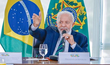 Lula sanciona com vetos lei da reoneração gradual da folha de pagamento