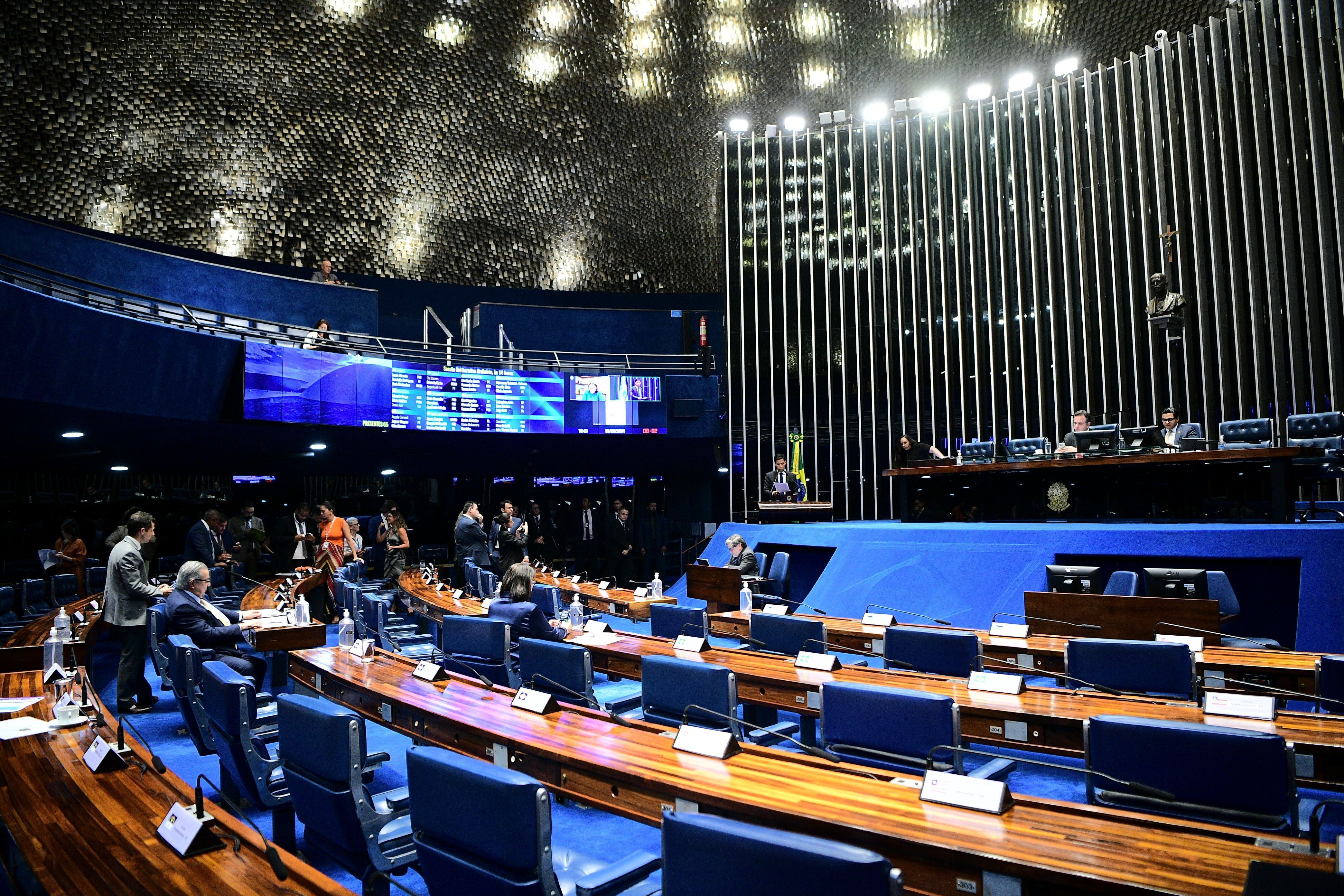 Sessão no plenário do Senado