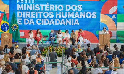 Ao lado de Anielle, Macaé Evaristo toma posse como ministra dos Direitos Humanos e Cidadania
