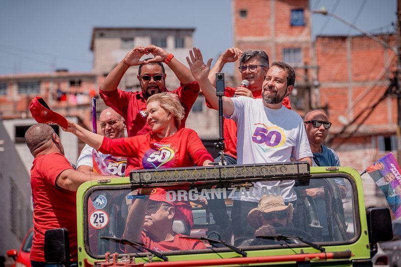 O candidato à Prefeitura de São Paulo, Guilherme Boulos (PSOL), e a candidata a vice-prefeita, Marta Suplicy (PT) • Leandro Paiva/@leandropaivac