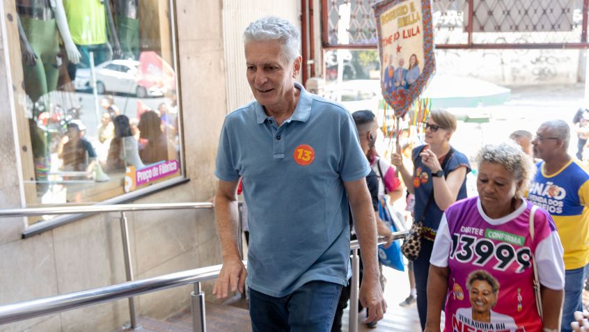Correia caminhou pela Galeria Ouvidor, no centro de Belo Horizonte • Divulgação