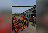 Marinha resgata homem ferido em navio no litoral de Angra dos Reis (RJ)