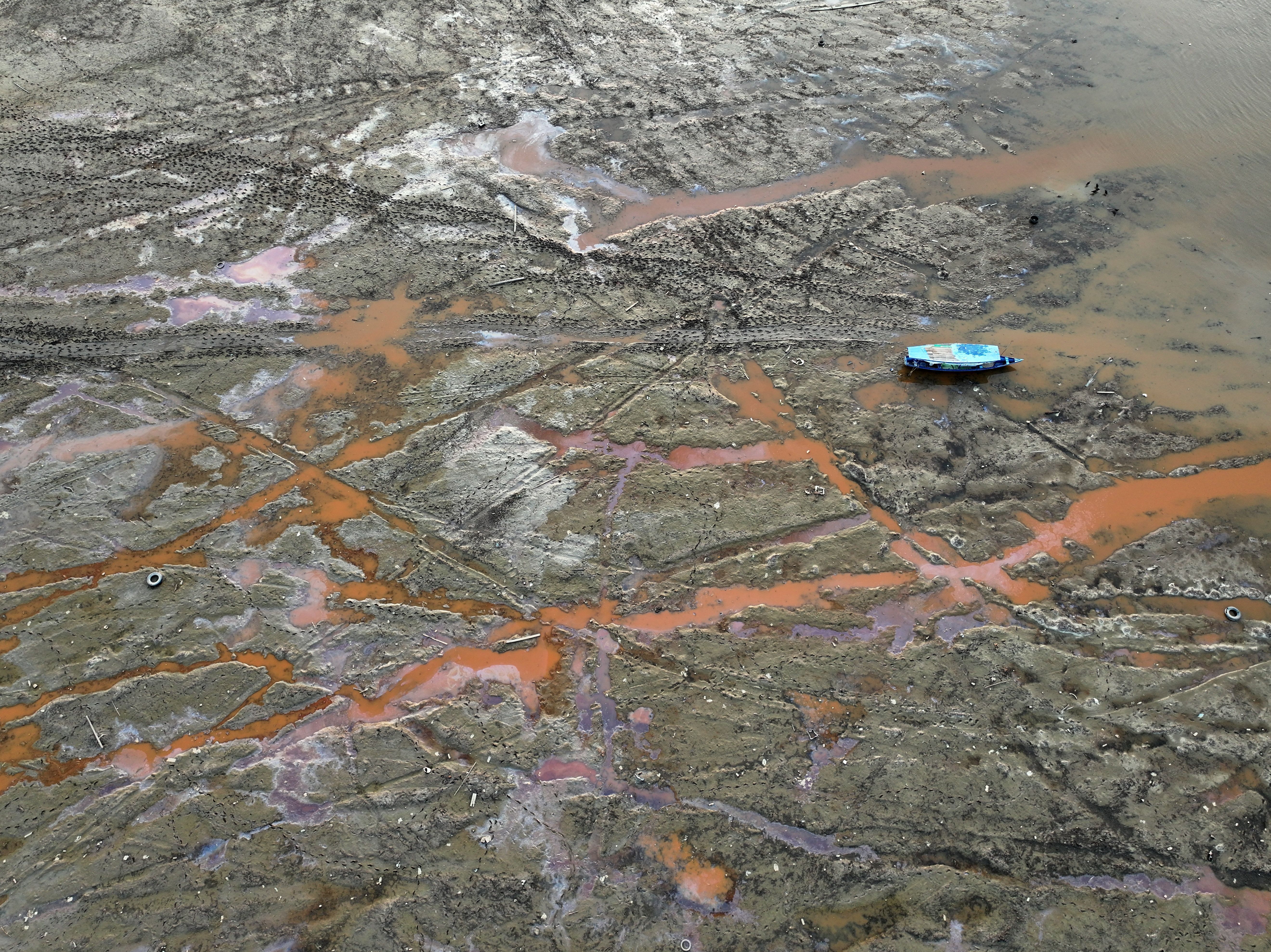 Seca extrema afeta principais rios do bioma amazônico pelo segundo ano consecutivo