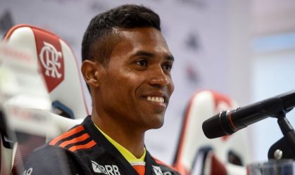 Alex Sandro revela motivo para acerto com Flamengo: “Foi uma decisão natural”