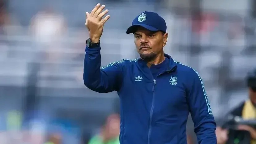 Alexandre Mendes, auxiliar do Grêmio, é preso em Porto Alegre