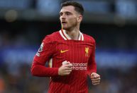 Jogadores podem sofrer burnout por excesso de jogos, alerta astro do Liverpool