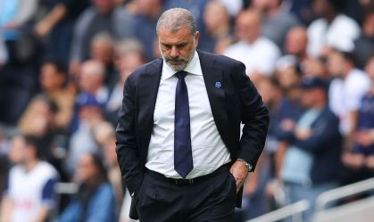 Técnico do Tottenham manda torcida "fazer ioga" após críticas a reforço