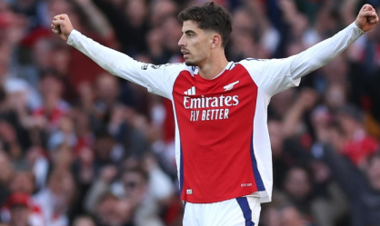 Arsenal vence Leicester e iguala pontos com City