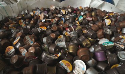Catadores são parte fundamental para a reciclagem, dizem especialistas
