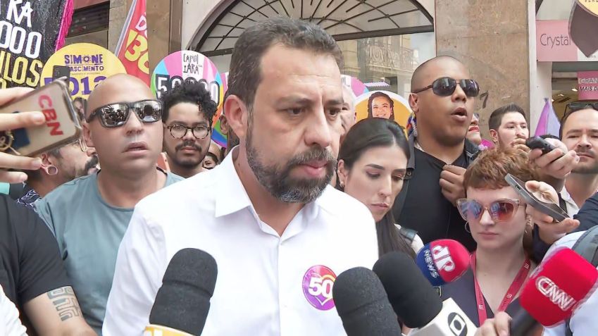 Guilherme Boulos em campanha na cidade de São Paulo. • Reprodução/CNN