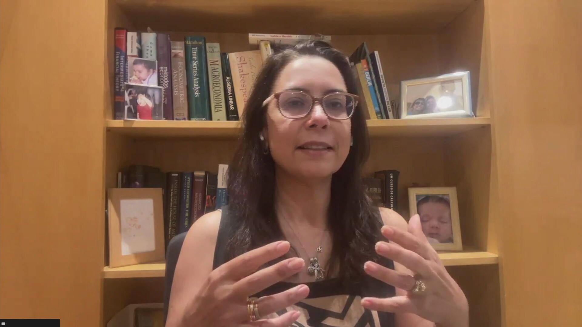 A economista-chefe da Galápagos Capita, Tatiana Pinheiro, em entrevista ao WW desta segunda-feira (23)