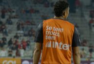 Inter transforma gesto de troca no futebol em ação de marketing no Brasileirão
