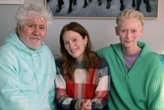 Pedro Almodóvar, Julianne Moore e Tilda Swinton em &quot;O Quarto ao Lado&quot;
