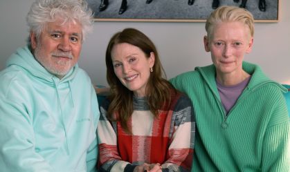 Pedro Almodóvar, Julianne Moore e Tilda Swinton em "O Quarto ao Lado"