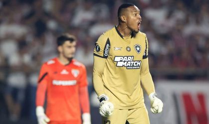 John pede, e Botafogo encaminha venda ao West Ham; veja valores