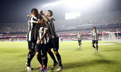 Botafogo vence o São Paulo e avança na Libertadores