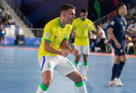 Brasil aplica 9 a 1 e segue 100% na Copa do Mundo de Futsal