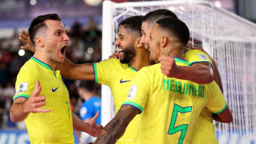 Brasil enfrenta a Ucrânia na Copa do Mundo de Futsal
