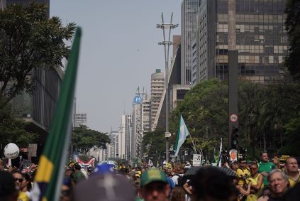 O &quot;M&quot; da campanha de Pablo Marçal (PRTB) à prefeitura de São Paulo é visto na Avenida Paulista