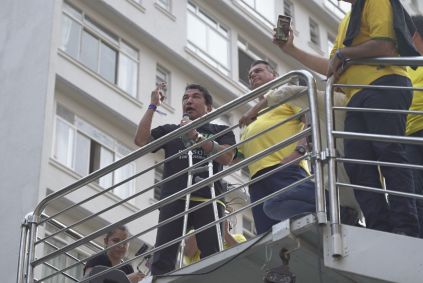 O senador Magno Malta (PL-ES) discursa em ato contra Moraes na Paulista
