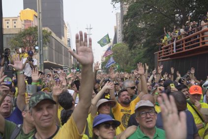 Manifestantes na Avenida Paulista para ato contra o ministro do STF, Alexandre de Moraes