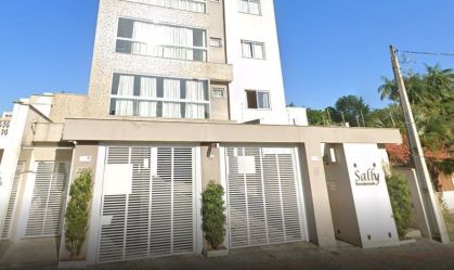 Bebê morre após ser atropelada na garagem de prédio onde morava em SC