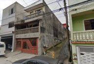 Pai e filho de cinco anos são baleados na frente de casa em SP