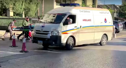 Feridos chegam ao hospital Mount Lebanon, no Líbano, após detonação de pagers do Hezbollah