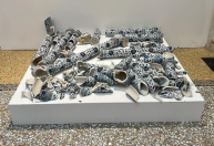 Homem destrói escultura do artista chinês Ai Weiwei em exposição na Itália