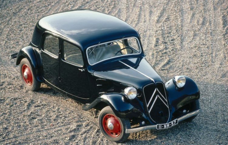Citroën Traction Avant 1939: primeiro carro da história a ter tração dianteira • Divulgação