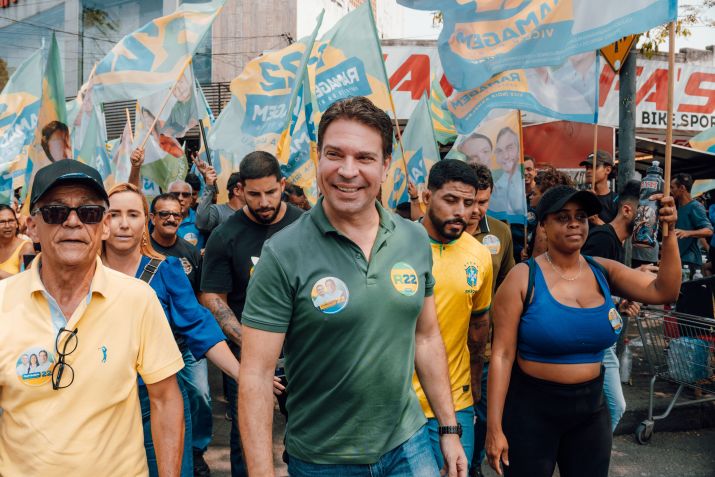 Alexandre Ramagem em campanha no Rio de Janeiro • Divulgação