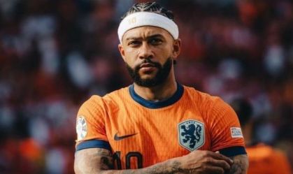 Memphis Depay tem música com Corinthians no nome; conheça lado rapper do jogador