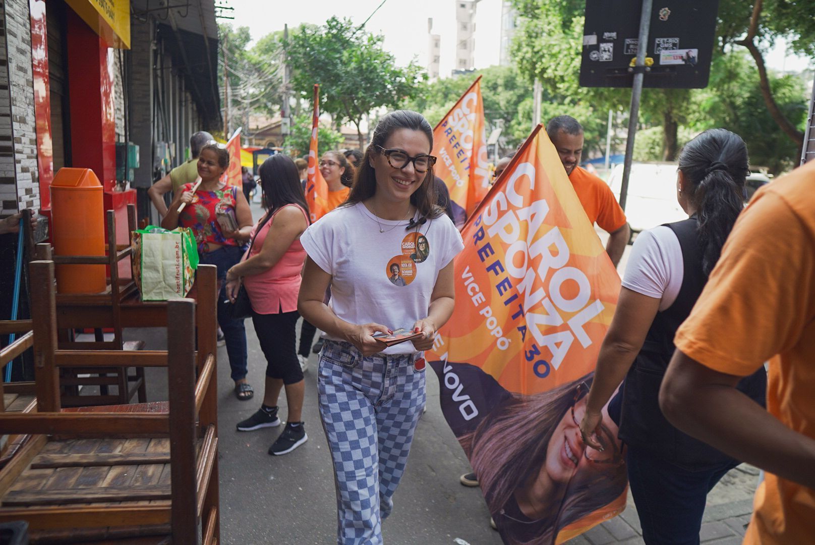 Carol Sponza (Novo) em agenda de campanha nesta segunda (9) • Divulgação