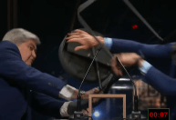 Datena ataca Marçal com cadeira durante debate na TV Cultura 