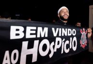 Memphis Depay agradece torcida e grita: “Vai, Corinthians!”; veja