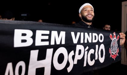Memphis Depay agradece torcida e grita: “Vai, Corinthians!”; veja