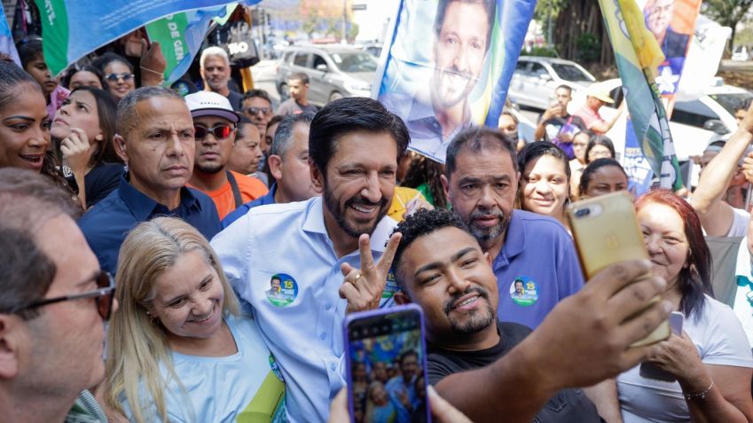 Ricardo Nunes em campanha em São Paulo • Divulgação