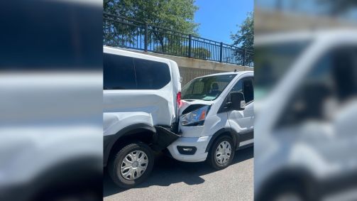 Comitiva de Tim Walz sofre acidente