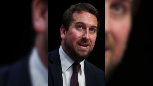 Nick Pickles durante audiência no Senado dos EUA em Washington