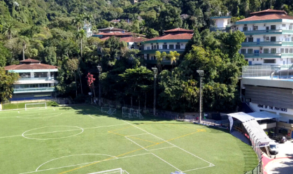 Justiça do RJ condena Escola Americana, diretor e ex-professora por cyberbullying