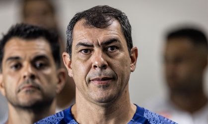 Carille sobre trabalho no Santos: "Bom, mas sempre busco melhorar"