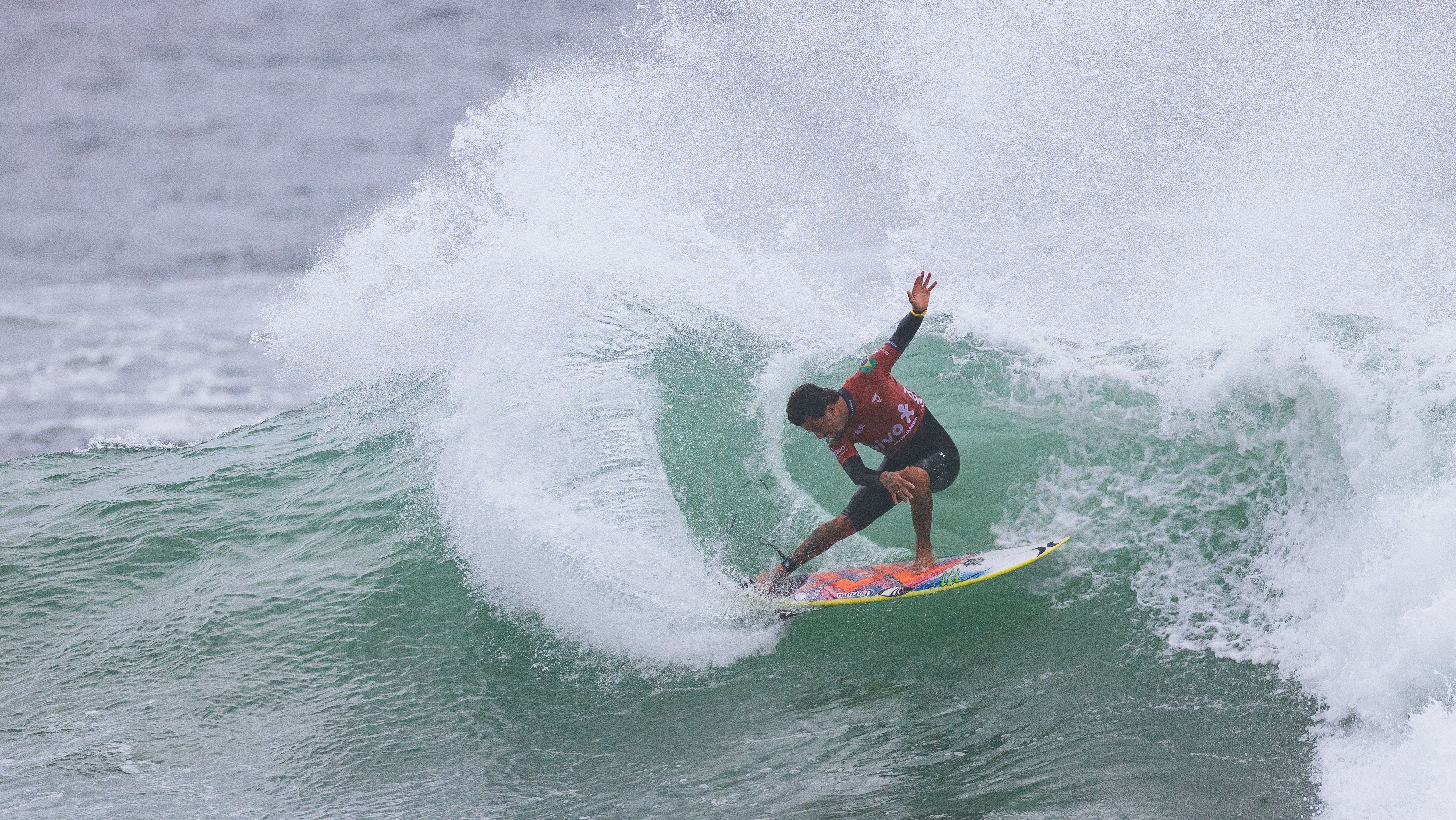 Filipe Toledo durante o Oi Rio Pro 2024 • Foto: Daniel Smorigo/World Surf League