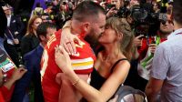 Taylor Swift faz performance surpresa em festival de namorado, Travis Kelce