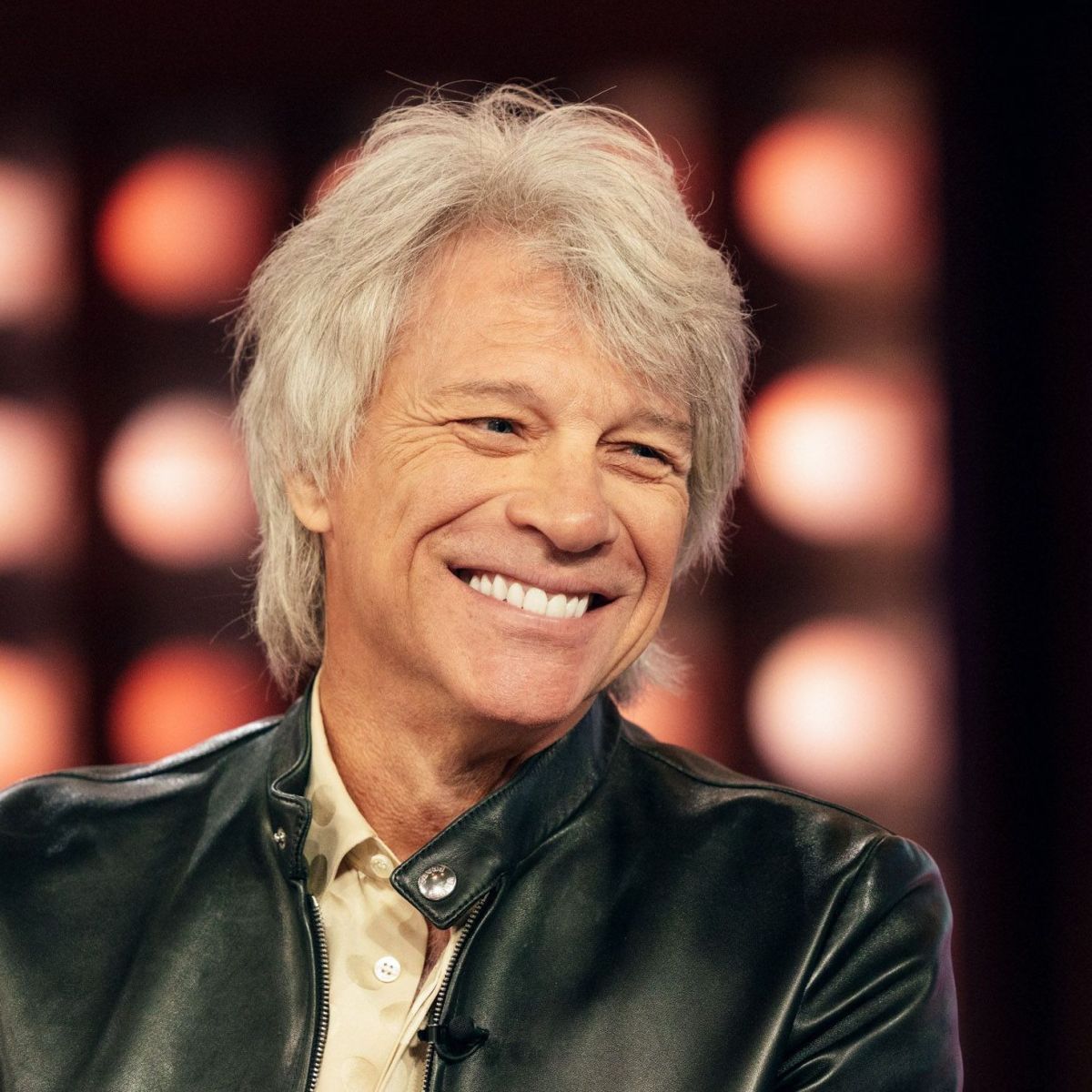 Jon Bon Jovi retorna aos palcos com banda após cirurgia vocal; saiba mais |  CNN Brasil