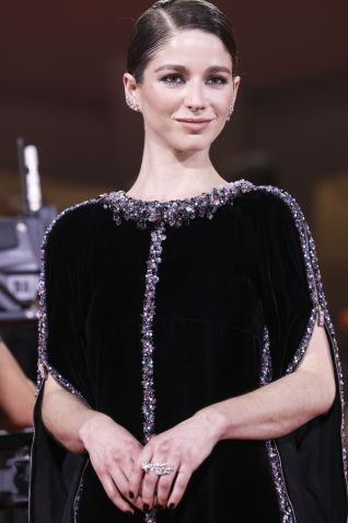 Mariana Di Girolamo no tapete vermelho da 81ª edição do Festival de Veneza • Stefania D'Alessandro/WireImage