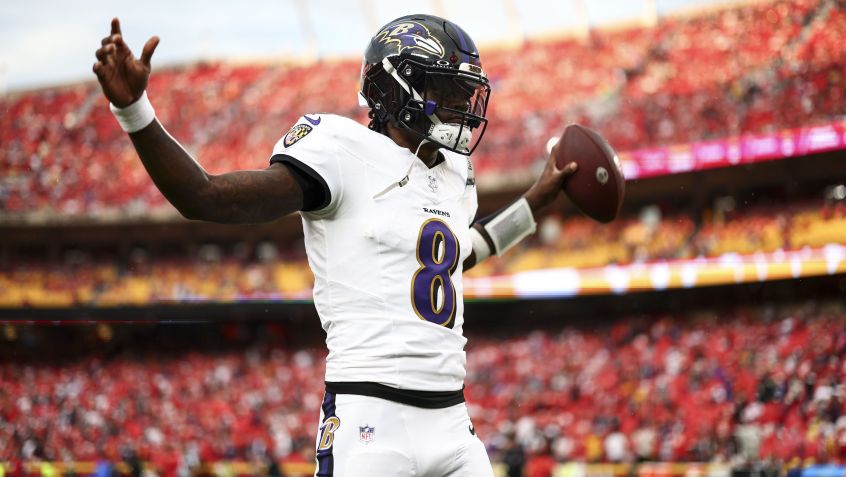 Lamar Jackson é o destaque do Baltimore Ravens • Foto: Kevin Sabitus/Getty Images