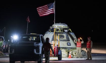 Sem astronautas, nave espacial Starliner da Boeing retorna à Terra