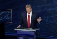 Análise: Trump fez gesto para público moderado em debate presidencial